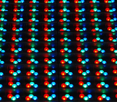 Adakah Skrin LED RGB?